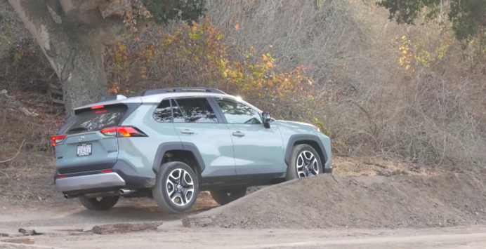 2019 Toyota rav4 Off-Road Capability is Amazing, carmax, Insurance Cars, cars, carvana, slothtoday,