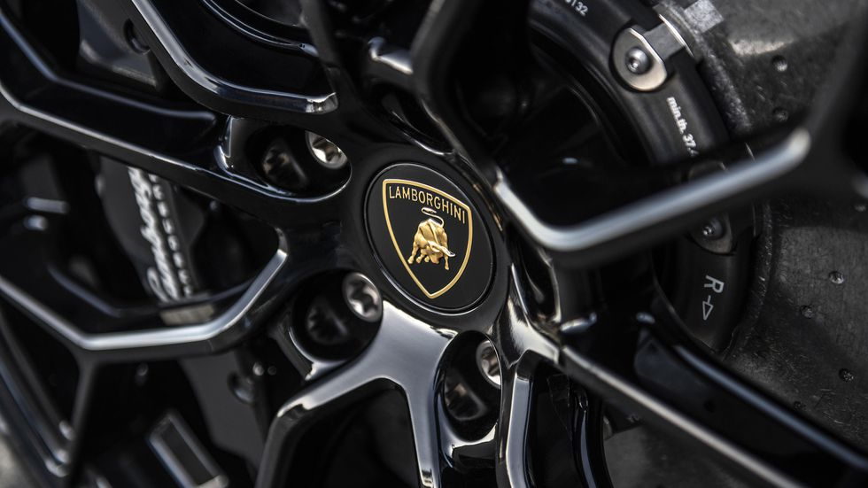 2020 Lamborghini Huracán Evo Spyder Review, Cars Slothtoday, KBB, Insurance cars.